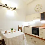 Breathe Liguria - Lucy 1 Bedroom And 1 Apartment In A Newly Renovated Nineteenth-Century Building In The Historic Center Near The Sea