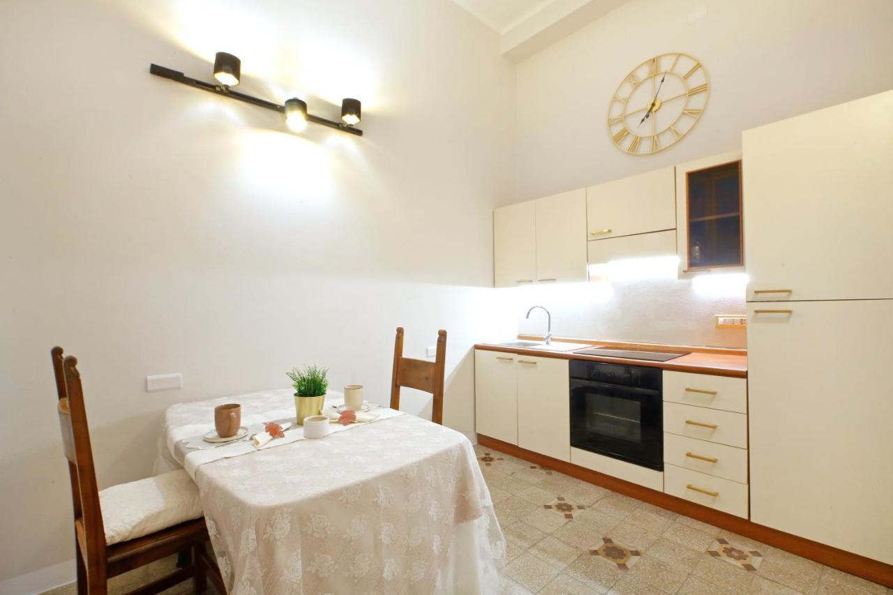 Breathe Liguria - Lucy 1 Bedroom And 1 In A Newly Renovated Nineteenth-century Building In The Historic Center Near The Sea